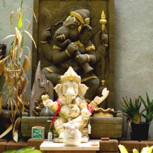 Idols & Statues (Ganesha, Buddha, etc.)